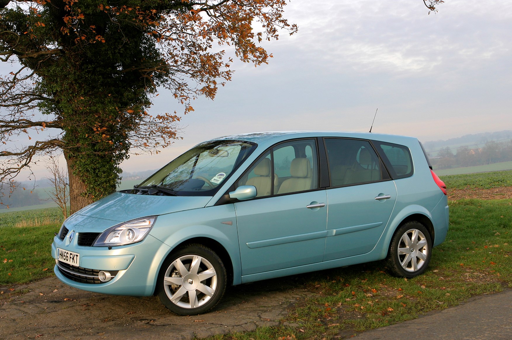 Renault Grand Scenic Estate Review (2004 2009) Parkers